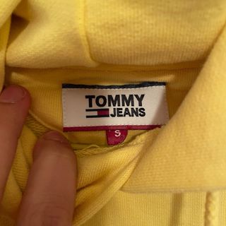 Sudadera Tommy Hilfiger amarilla vintage