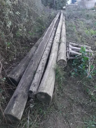 Postes de madera para cercas