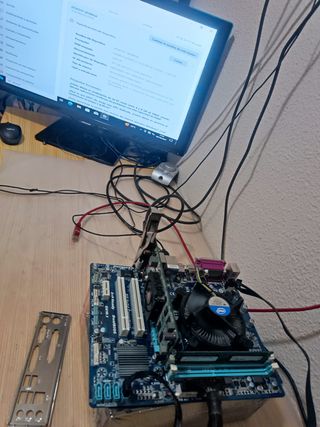 Placa Base + CPU + 4GB RAM + Disipador