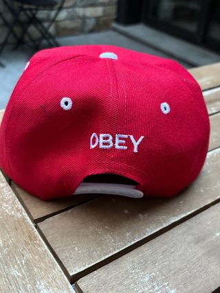 Gorra OBEY Roja y Blanca