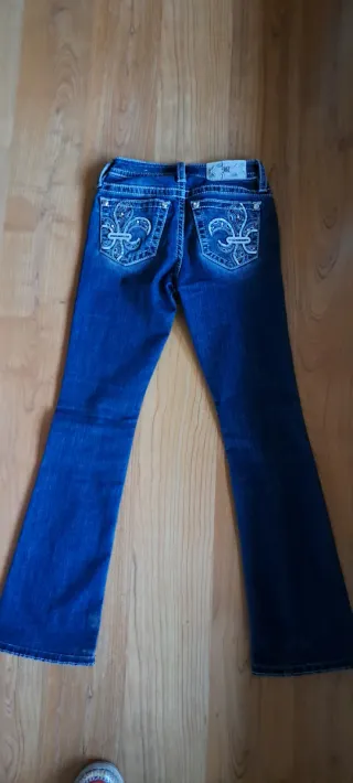 Vaqueros Azules con Bordado