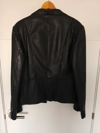 Cazadora cuero negra talla 44