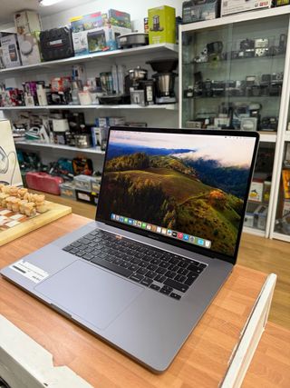 MacBook Pro 16” 2019 i7 16GB RAM 500GB SSD