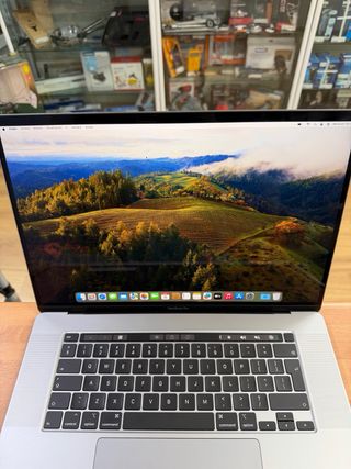 MacBook Pro 16” 2019 i7 16GB RAM 500GB SSD