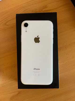 iPhone XR 64GB Blanco + 8 Fundas