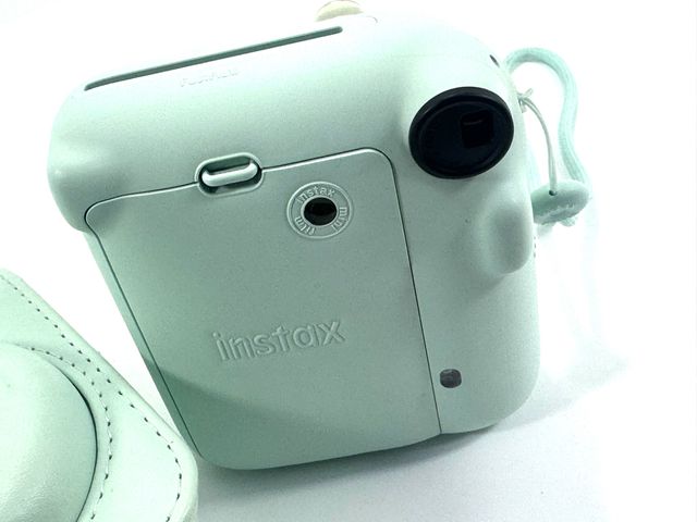 Cámara Fujifilm Instax Mini 12 + Funda