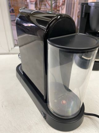 CAFETERA NESPRESSO CITIZ