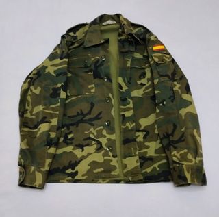 Cazadora de camuflaje o militar 