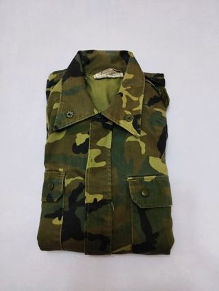 Cazadora de camuflaje o militar 