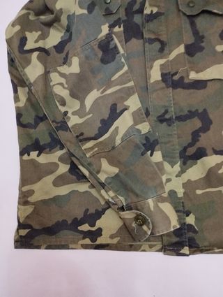 Cazadora de camuflaje o militar 