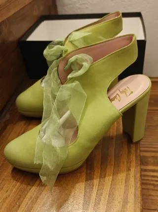 Zapatos de fiesta color verde lima, con lazo