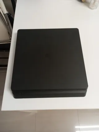 Consola PS4 Slim Negra