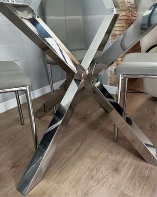 Mesa redonda cristal y aluminio