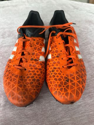Zapatillas Adidas Fútbol Naranja y Negro