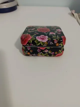 Pastillero / Caja Organizadora Floral