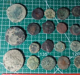 Lote 28 monedas romanas bajo imperiales
