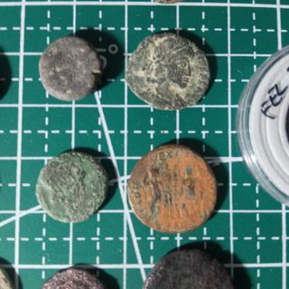 Lote 28 monedas romanas bajo imperiales