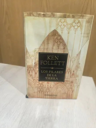 Pilares De La Tierra, Los (C.N. 2006)