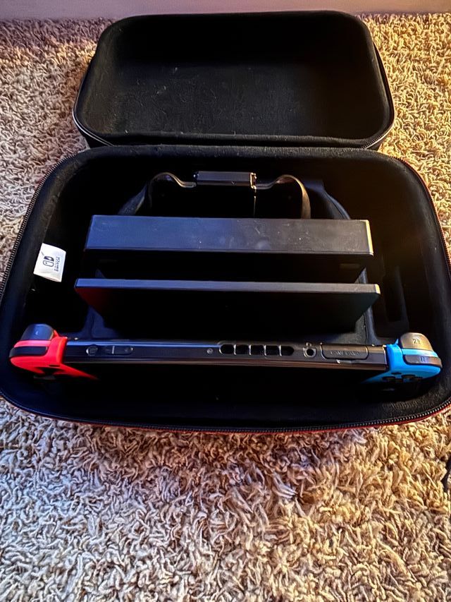 Nintendo Switch con accessori e giochi