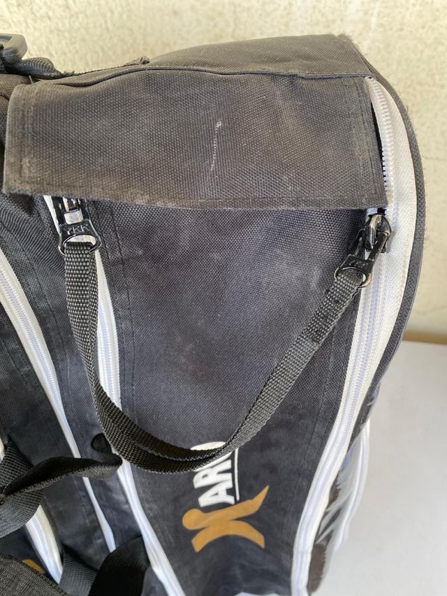 Paletero Padel Karo Negro y Dorado