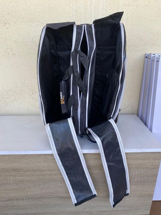 Paletero Padel Karo Negro y Dorado