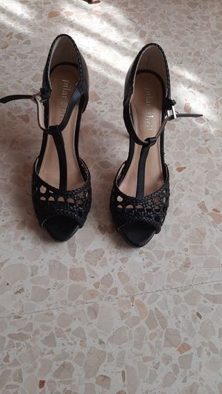Zapatos de tacón Pilar Abril negros