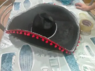 Sombrero charro negro con adornos