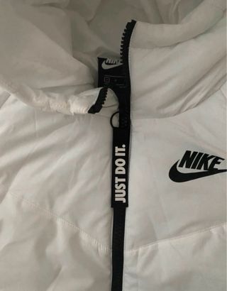 Nike chaqueta blanco-nuevo-precioso y cómodo-