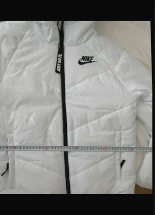 Nike chaqueta blanco-nuevo-precioso y cómodo-