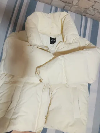 Chaqueta Zara Beige Plumas