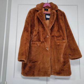 Abrigo peluche camel talla única