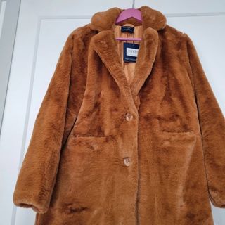Abrigo peluche camel talla única