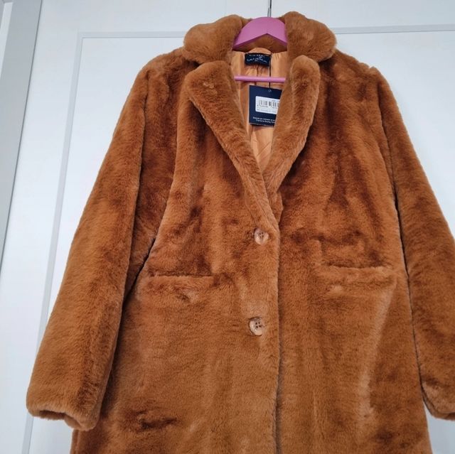 Abrigo peluche camel talla única