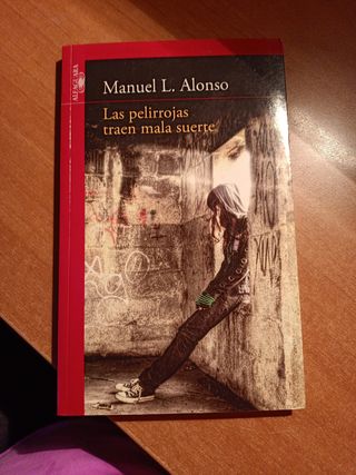 LAS PELIRROJAS TRAEN MALA SUERTE, libro de lectura