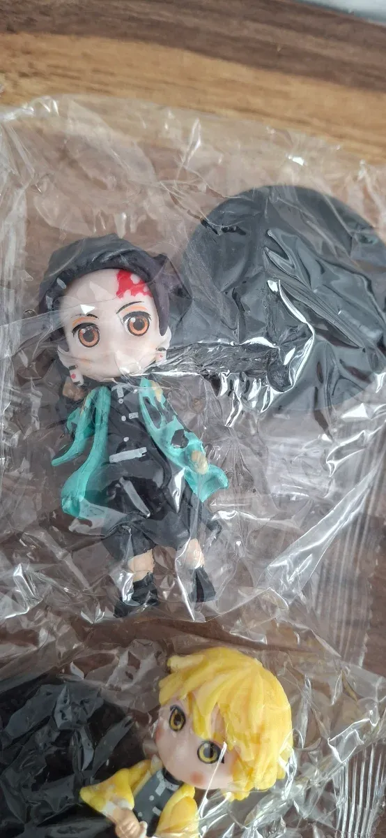 Demon slayer 6 figuras. Nuevo