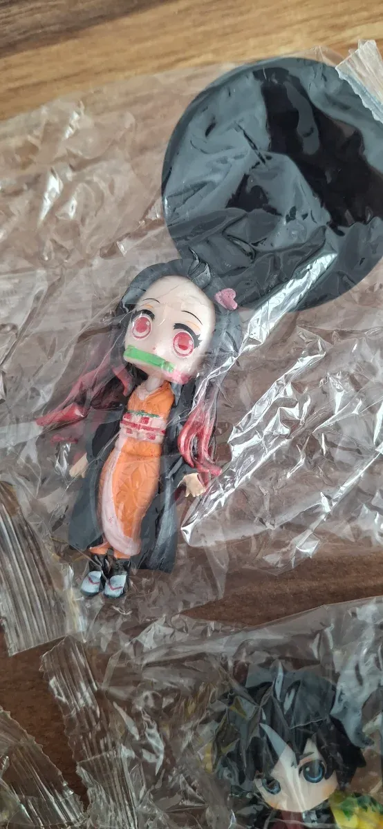 Demon slayer 6 figuras. Nuevo
