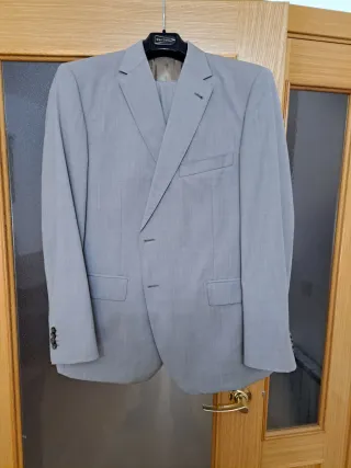 Traje Emidio Tucci Talla 54 color arena 
