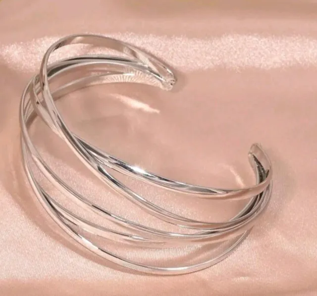 Pulsera plateada multicapa