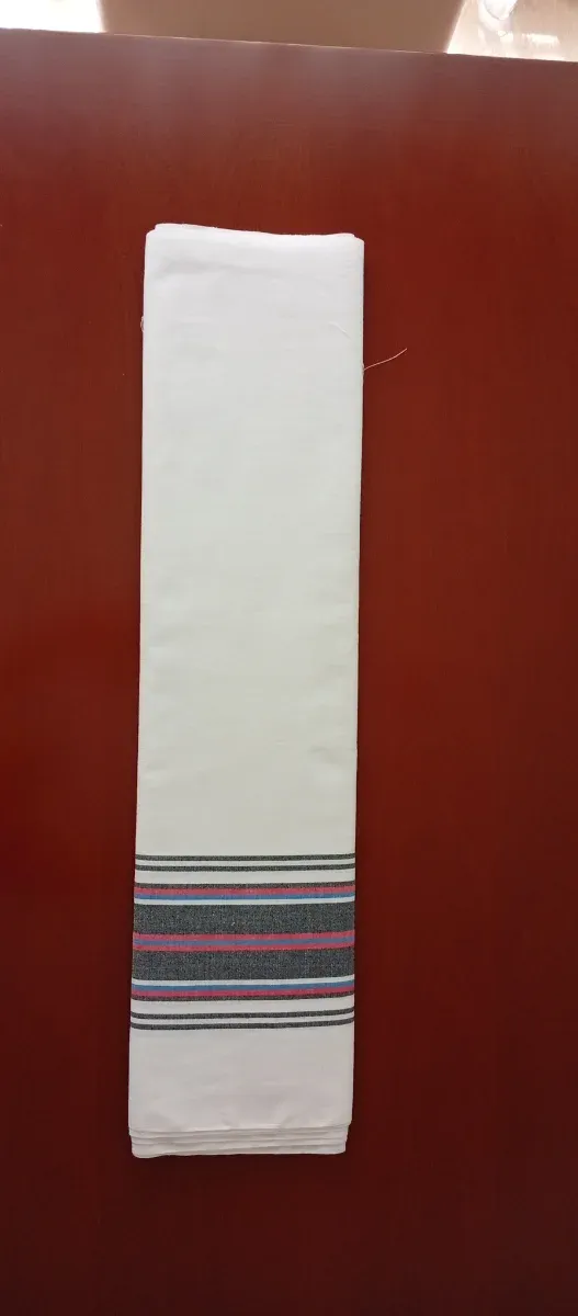 Tessuto a righe grigio, rosso e blu