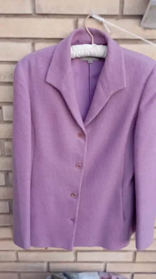 Americana rosa-morado.
Muy agradable, mohair,lana.
