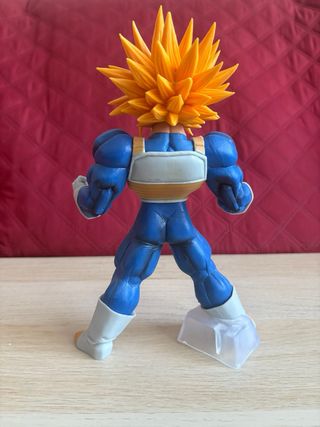 Figura Super Saiyan Trunks dragón ball Z