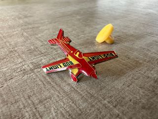 Pin avión Bud Light