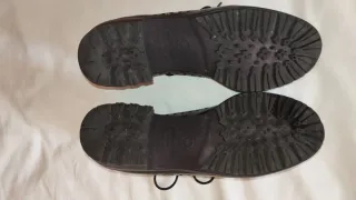 Zapatos de chica en piel y charol en negro y azul 
