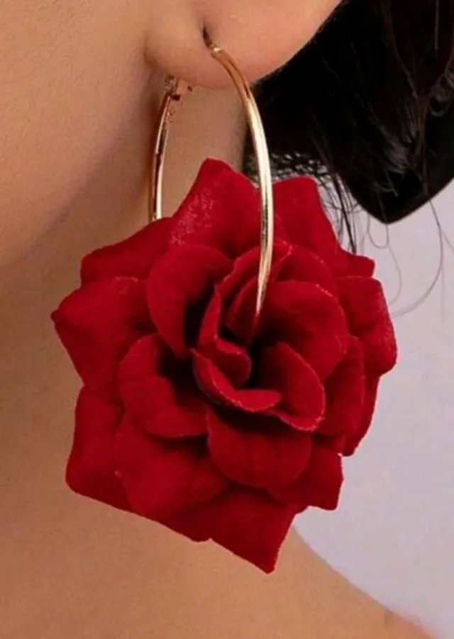 Pendientes aro con rosa roja y detalles dorados