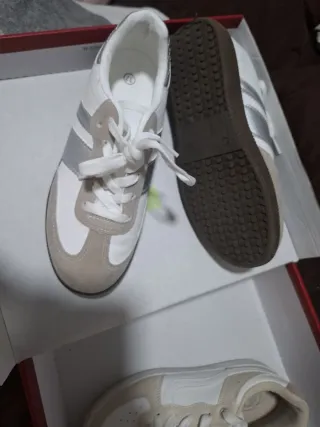 Zapatillas Mujer Blancas y Plateadas Talla 37