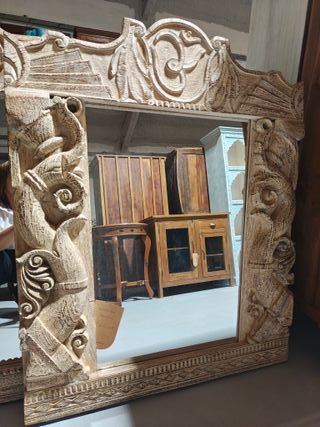 Espejo de madera tallada, modelo Chai