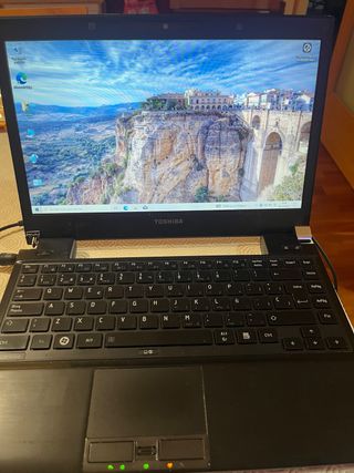 Toshiba Portege R700-18G