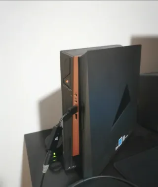ASUS ROG GR8II PC Gaming + 2 mandos