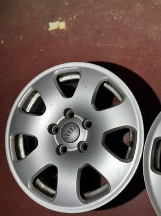 Llantas Audi 15” Originales en buen estado 