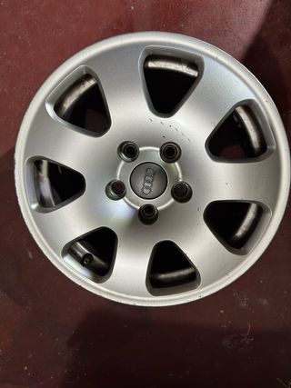 Llantas Audi 15” Originales en buen estado 